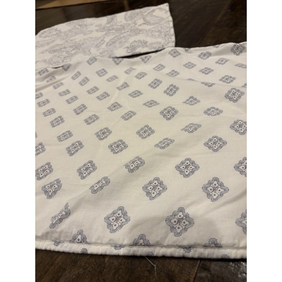 Vera Bradley Gray White Paisley Pillow Shams (2) Zippered Reversible - Picture 4 of 9